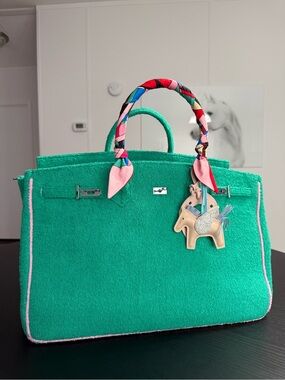 45 cm Terry Cloth Boatkin beach bag. Green pink large tote w/charms weekender.